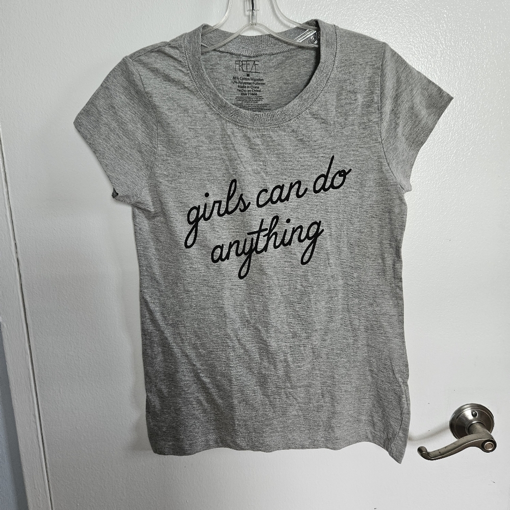 Freeze gray cap sleeve T-Shirt. Med